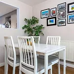 Cheltenham \'Hidden Gem\' With Parking, Walk To Town