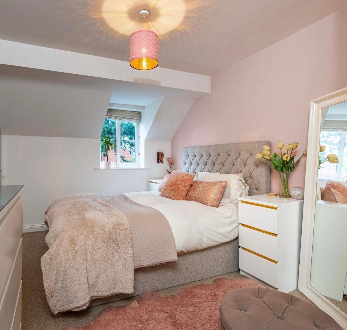 Casa de férias 'hidden Gem' With Parking, Walk To Town Cheltenham
